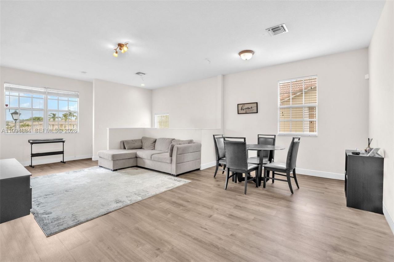 9075 Preston Pl, Unit 9075, Tamarac, FL 33321 Photo