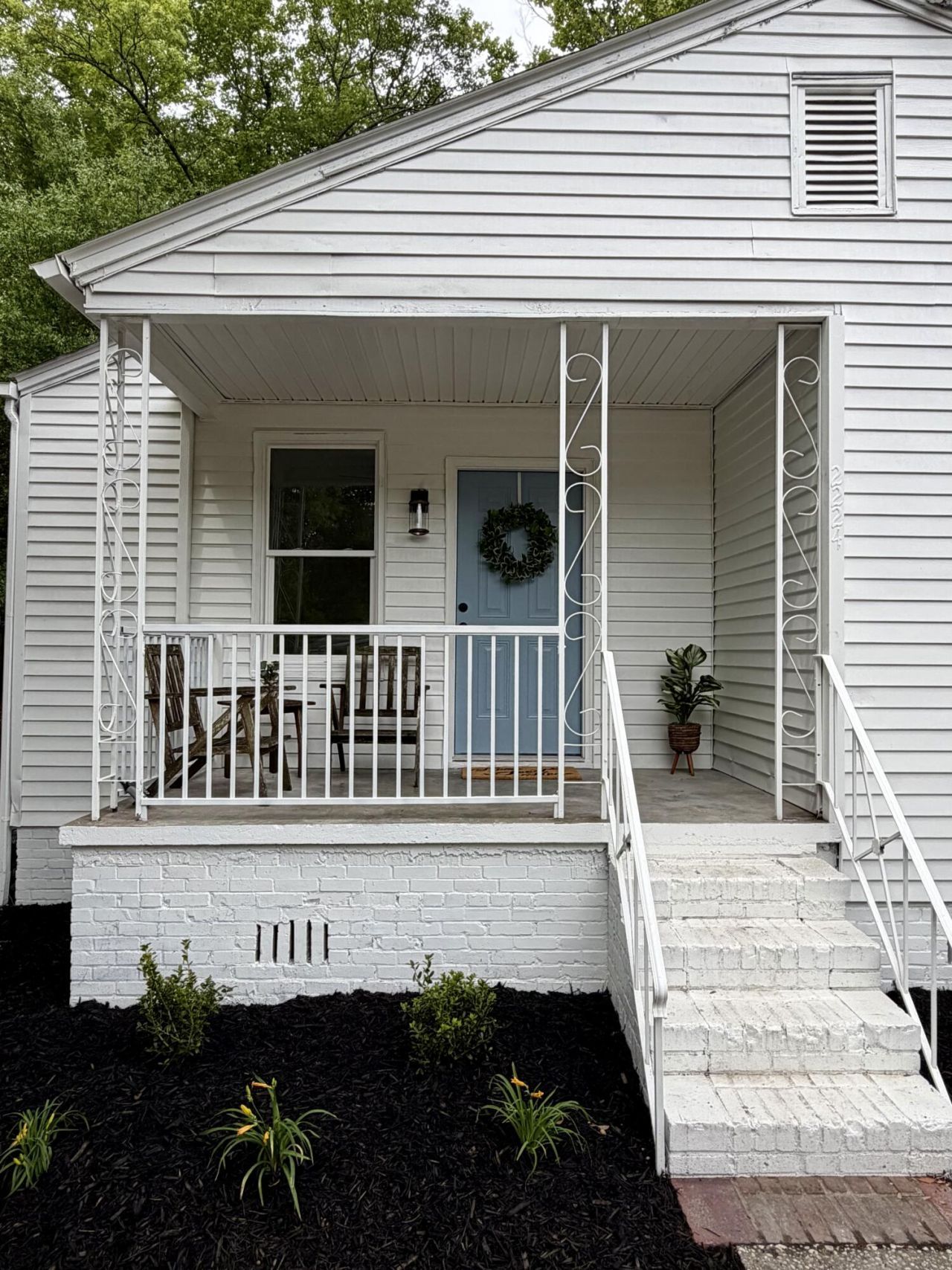 2224 Suffolk Street Photo 1