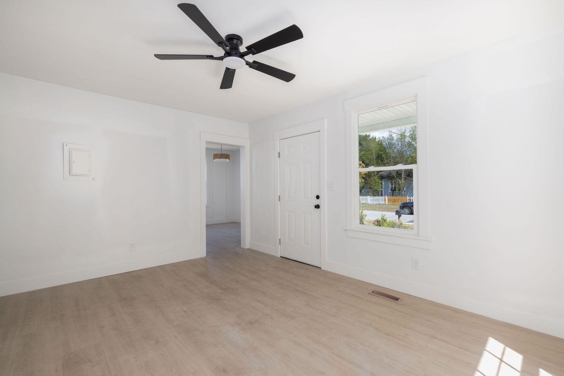 2224 Suffolk Street Photo 11
