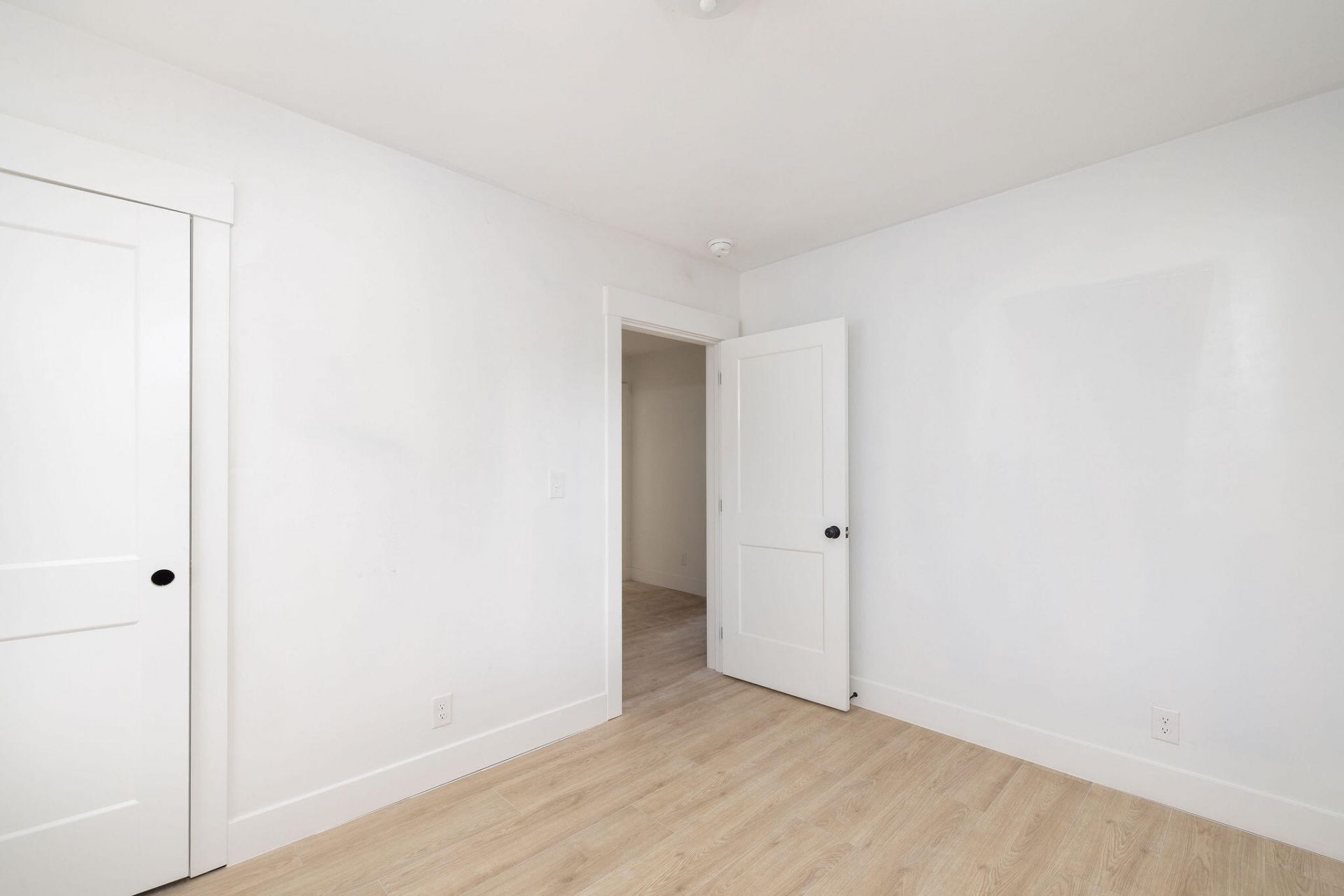 2224 Suffolk Street Photo 22