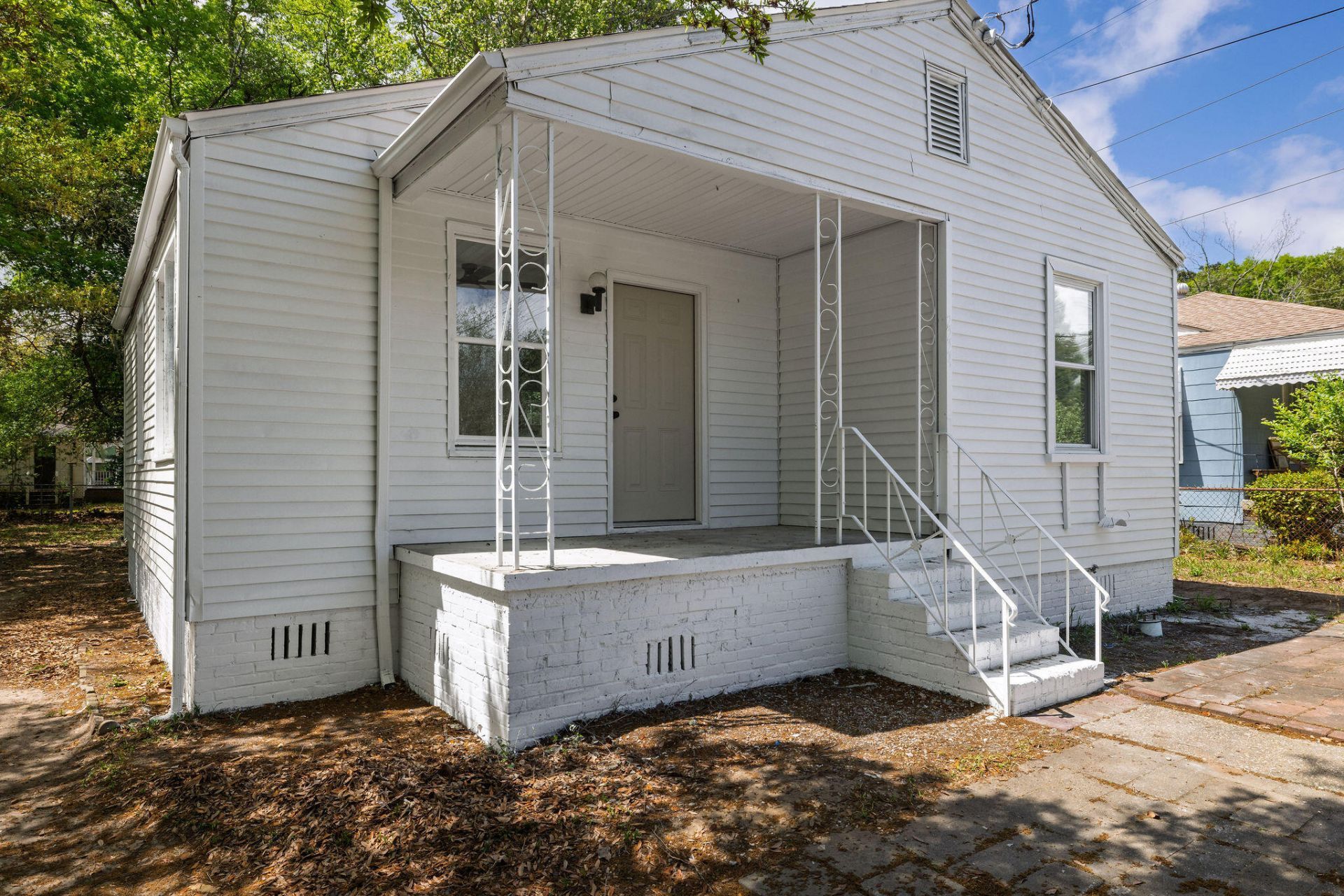 2224 Suffolk Street Photo 5