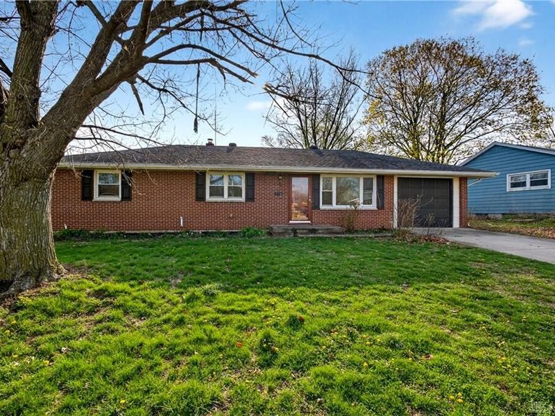 78 N Tippecanoe Drive, Tipp City, OH 45371 Photo 2