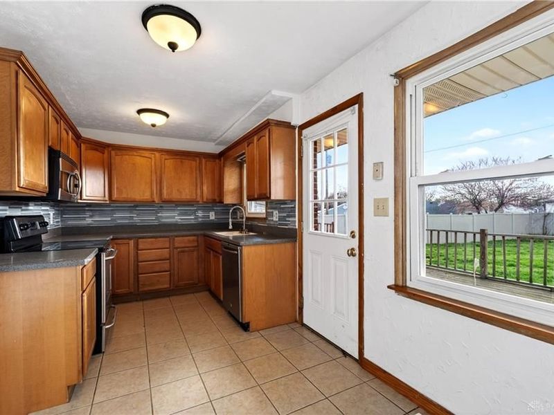 78 N Tippecanoe Drive, Tipp City, OH 45371 Photo 9