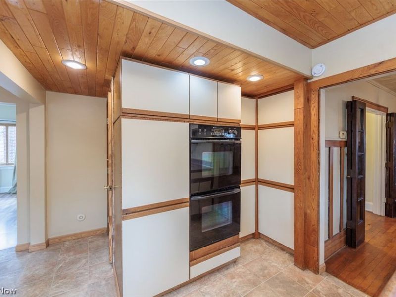 1550 Rydalmount Road, Cleveland Heights, OH 44118 Photo 16