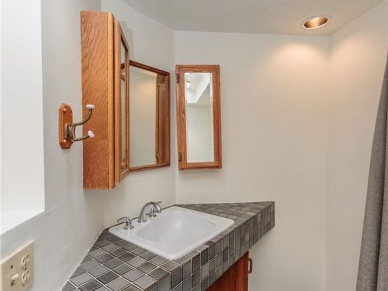 1550 Rydalmount Road, Cleveland Heights, OH 44118 Photo 24