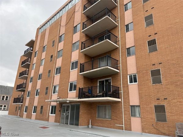 12029 Clifton Boulevard , Unit 301, Lakewood, OH 44107