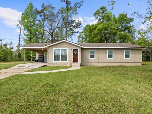 16088 SE Johnson Street , Blountstown, FL 32424