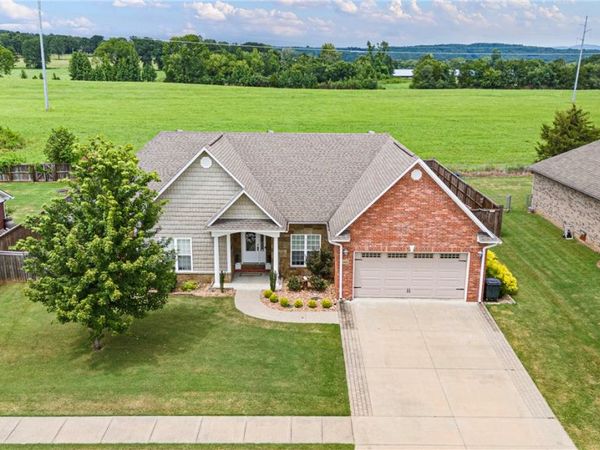 102 Buffalo Street , Clarksville, AR 72830