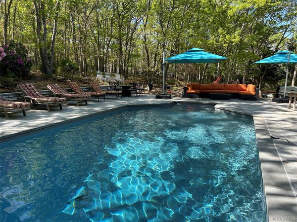 40 Bonac Wood Lane, East Hampton, NY 11937