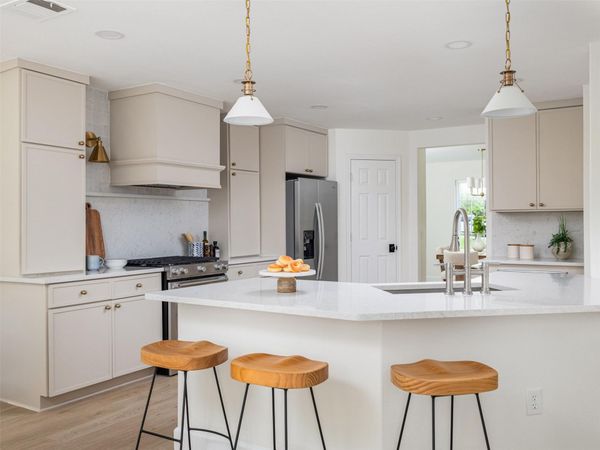 525 Golden Creek DR, Round Rock, TX 78665