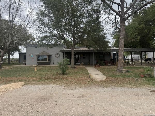 7084 Richter, Elmendorf, TX 78112