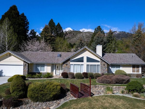 16 Woodstock Circle, Carson City, NV 89703