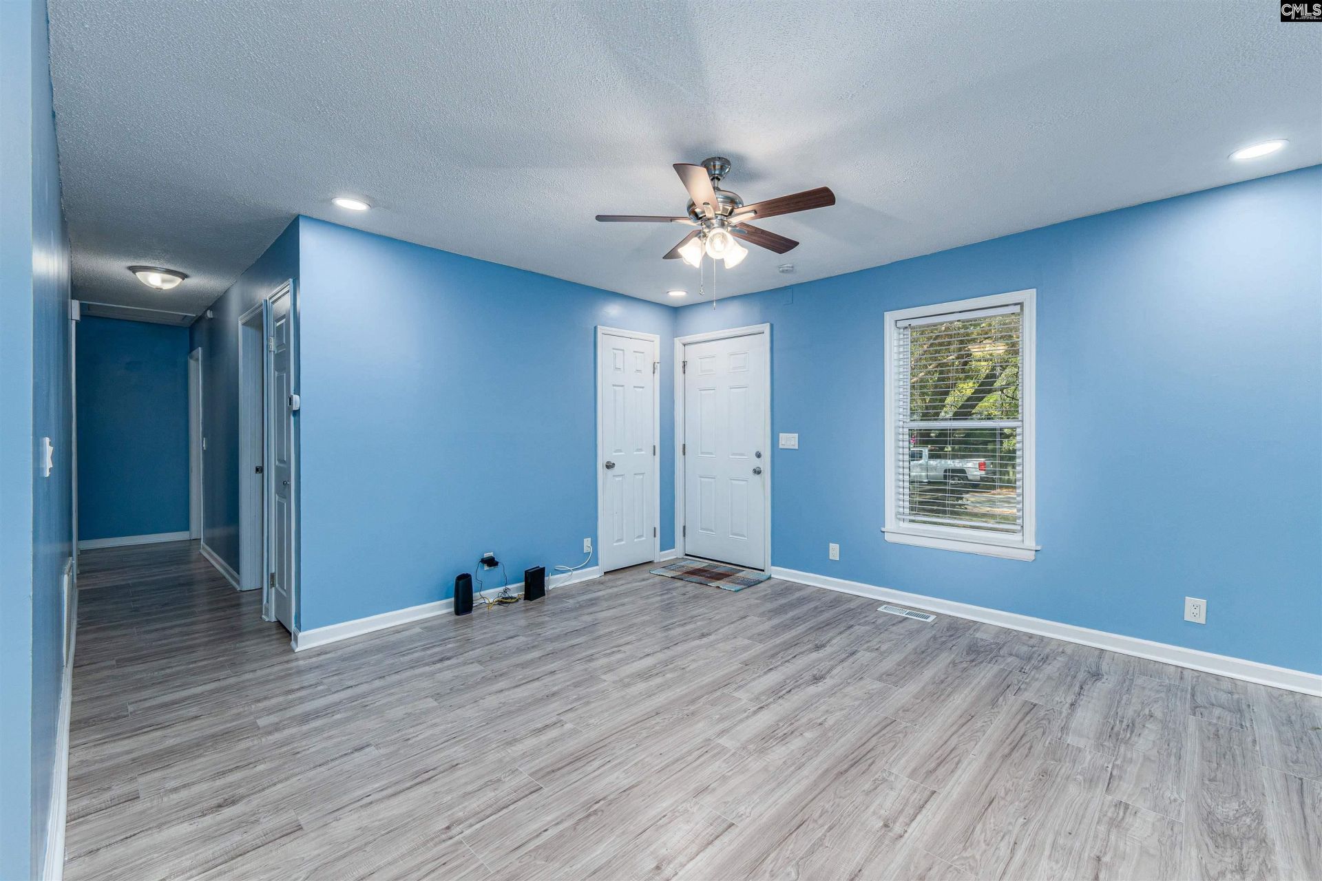 448 Floyd Drive  Photo 4