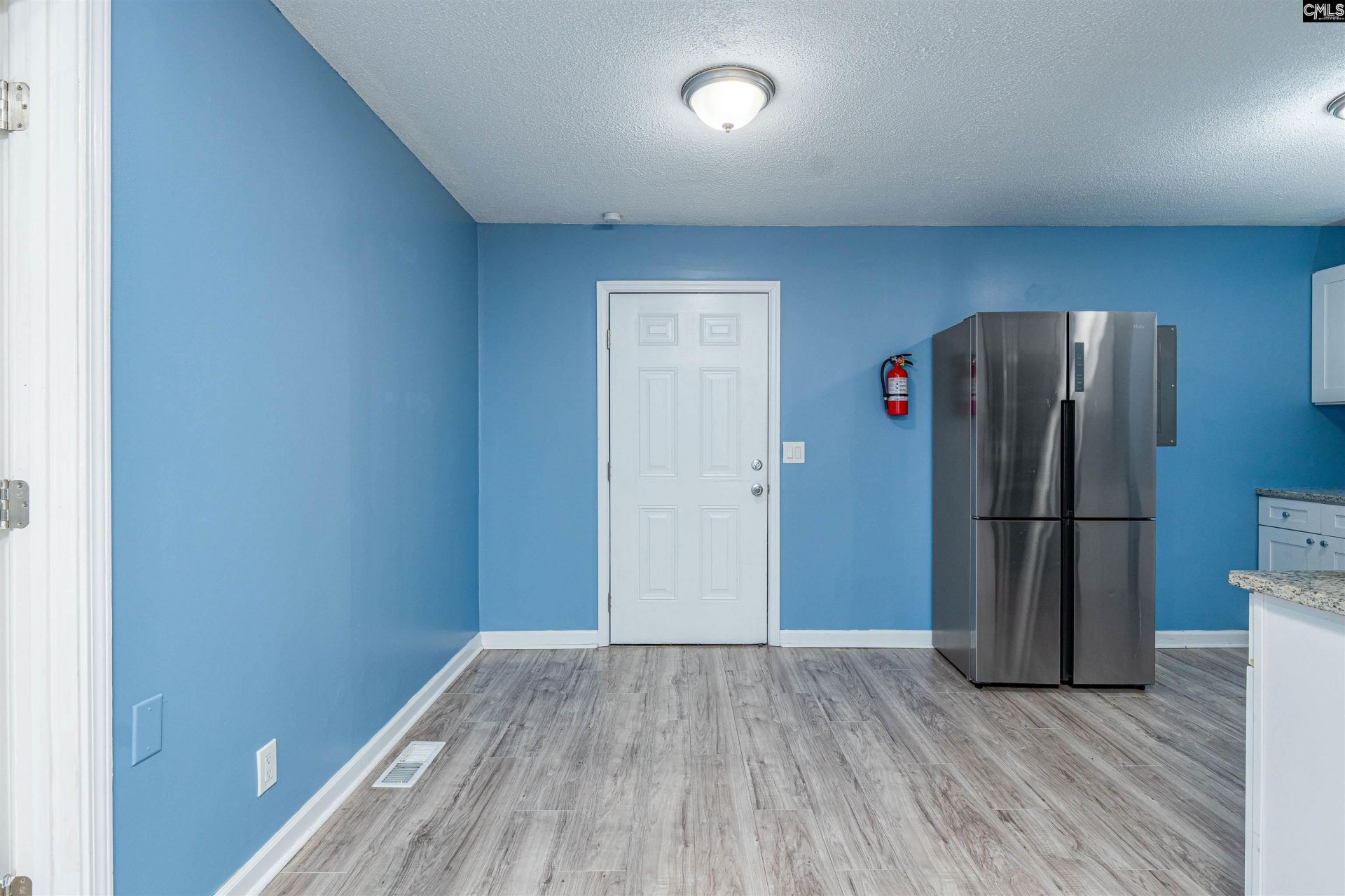 448 Floyd Drive  Photo 6