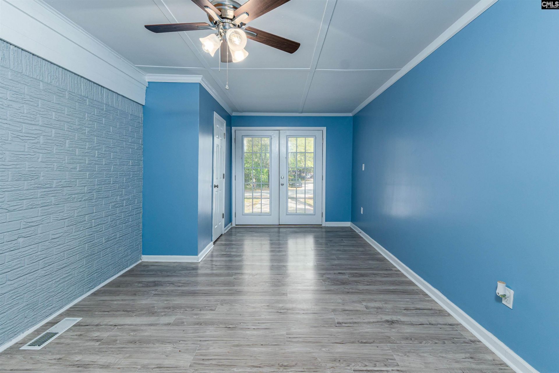 448 Floyd Drive  Photo 9