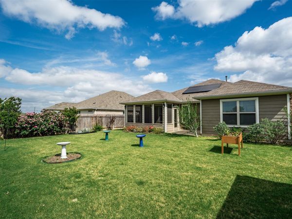 304 Hibiscus DR , Hutto, TX 78634