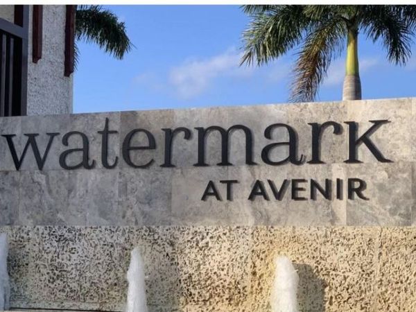 9366 Crestview Circle, Palm Beach Gardens, FL 33412