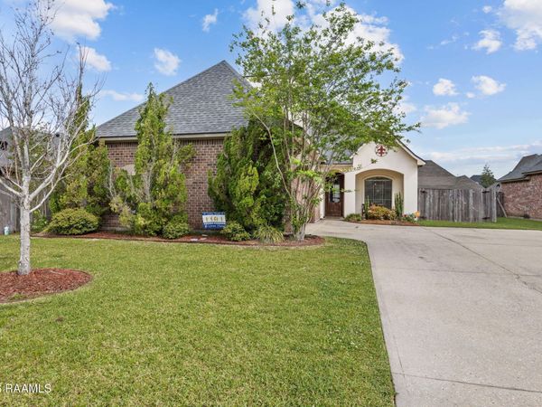 103 Heron Point Drive , Broussard, LA 70518