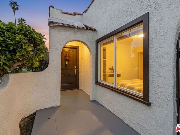 4324 2nd Avenue, Los Angeles, CA 90008