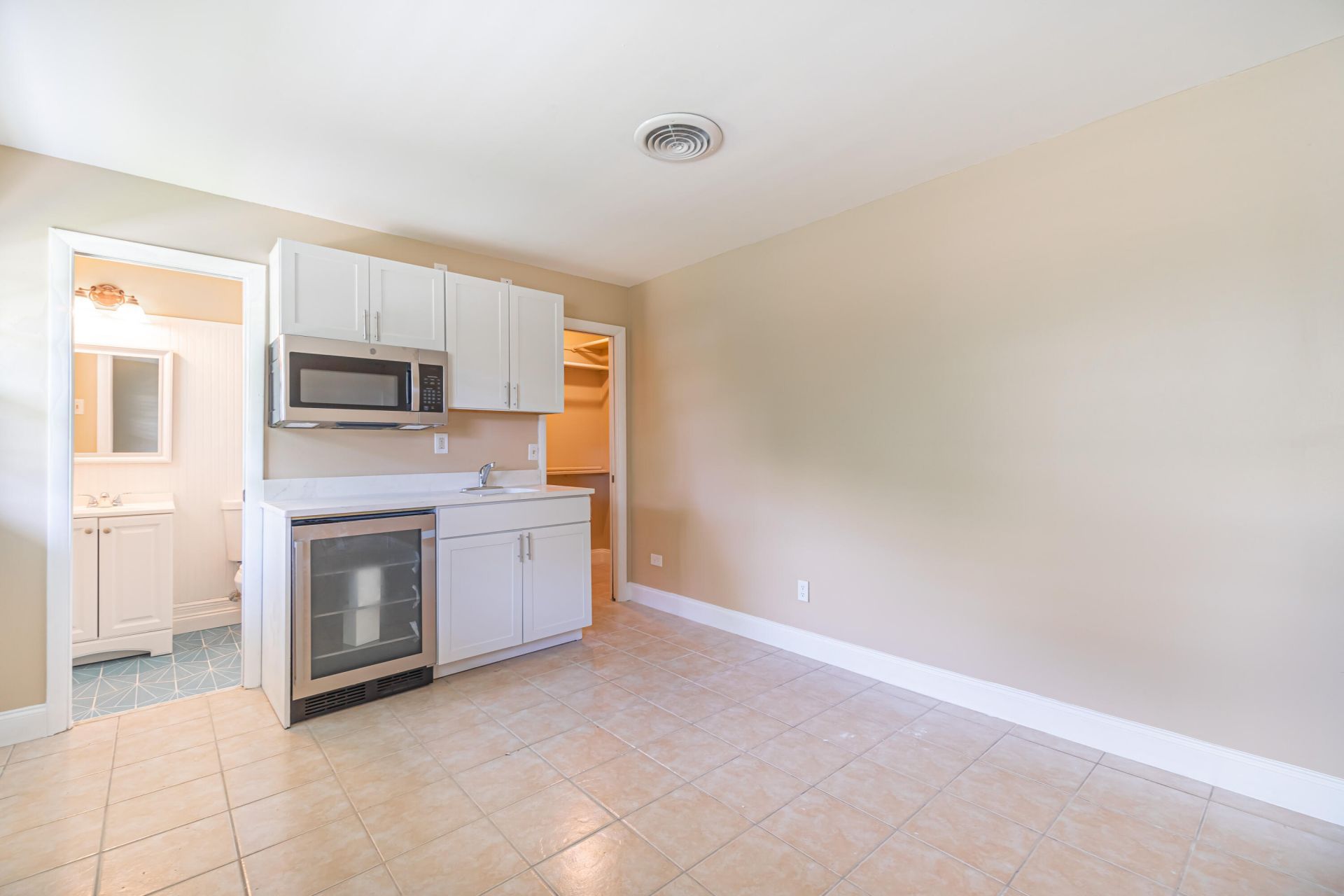 2566 NE Hickory Avenue, Unit A- Efficie, Jensen Beach, FL 34957 Photo