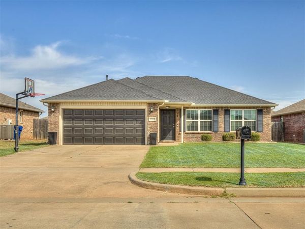 1905 W Autumn Way, Mustang, OK 73064