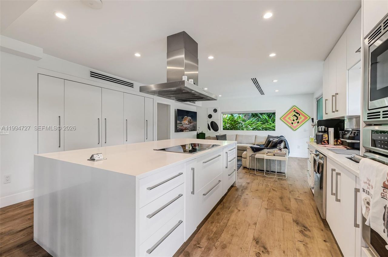 79 W Shore Dr , Miami, FL 33133 Photo