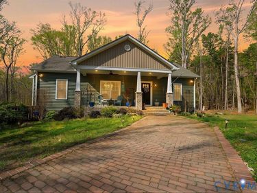 5670 Hickory Street , Powhatan, VA 23139