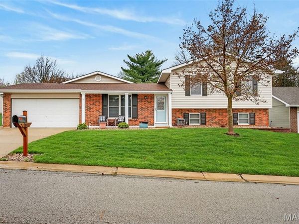 28 Greenfield Drive , St Peters, MO 63376