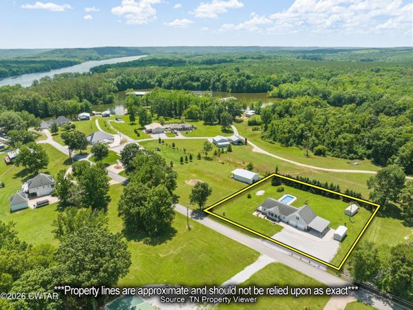 198 Yarbro Harbor Drive, Decaturville, TN 38329