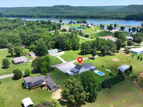 198 Yarbro Harbor Drive, Decaturville, TN 38329