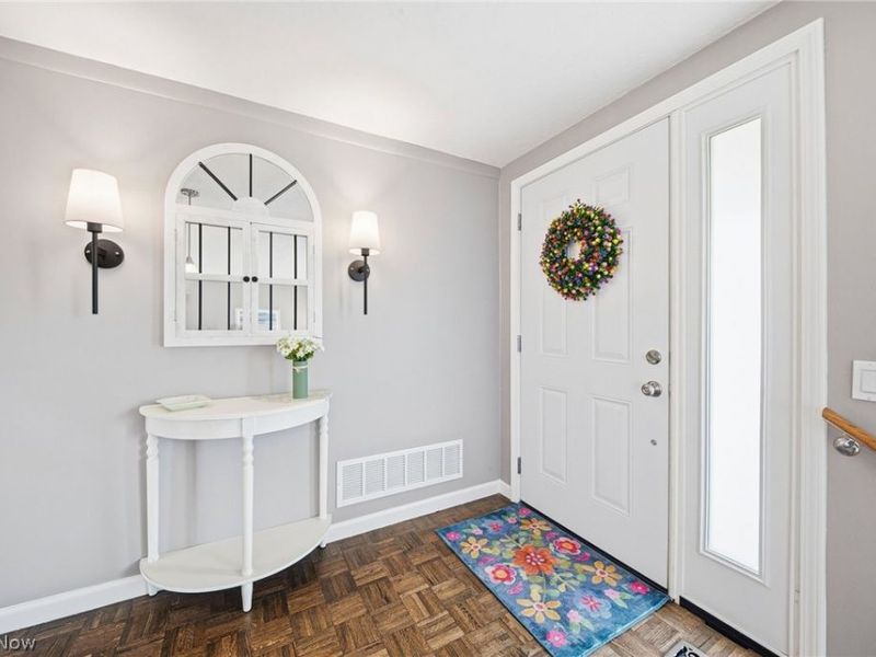 4560 Newbury Drive, Vermilion, OH 44089 Photo 3