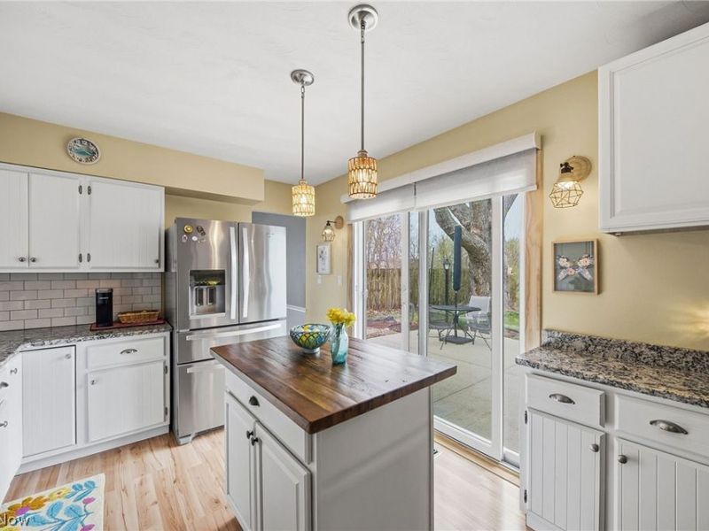 4560 Newbury Drive, Vermilion, OH 44089 Photo 8