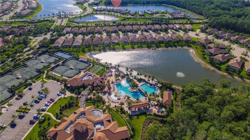 9844 Venezia Cir E, Unit 726, Naples, FL 34113 Photo
