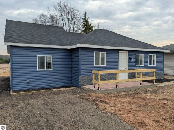 5526 State Road N, Alma, MI 48801