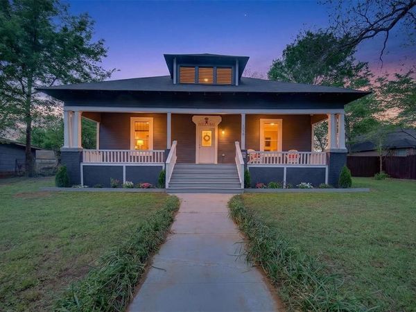 909 N Howard Street , Palestine, TX 75801