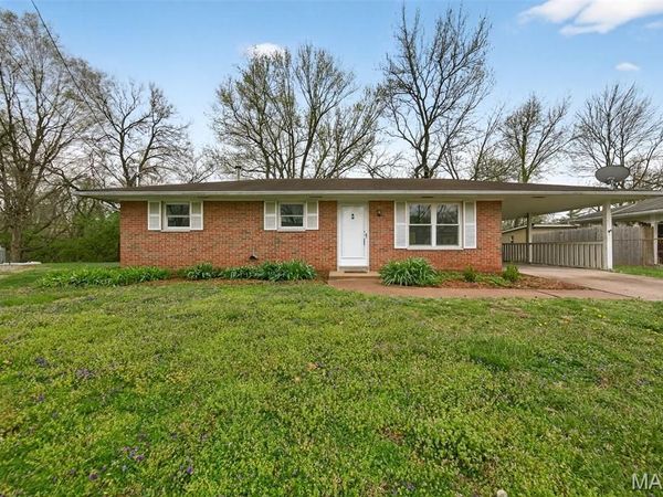 109 Village Drive , Collinsville, IL 62234