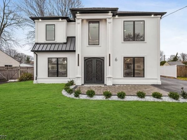 6 E Knollwood Rd, Edison, NJ 08817