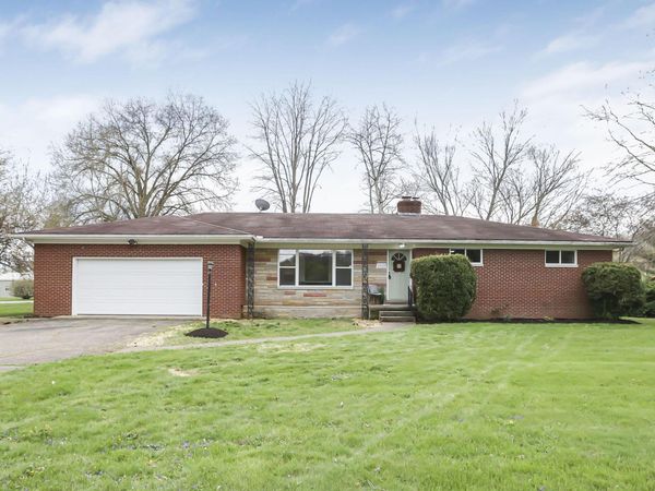 2425 Blue Valley Road SE, Lancaster, OH 43130