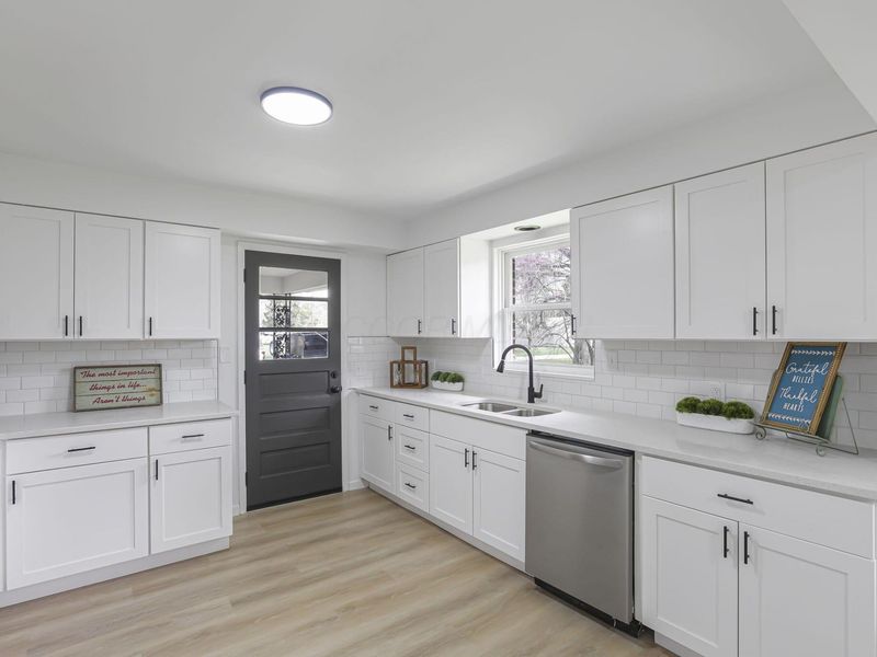 2425 Blue Valley Road SE, Lancaster, OH 43130 Photo 9