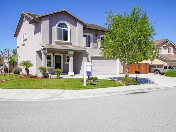 1890 Calistoga Drive, Hollister, CA 95023