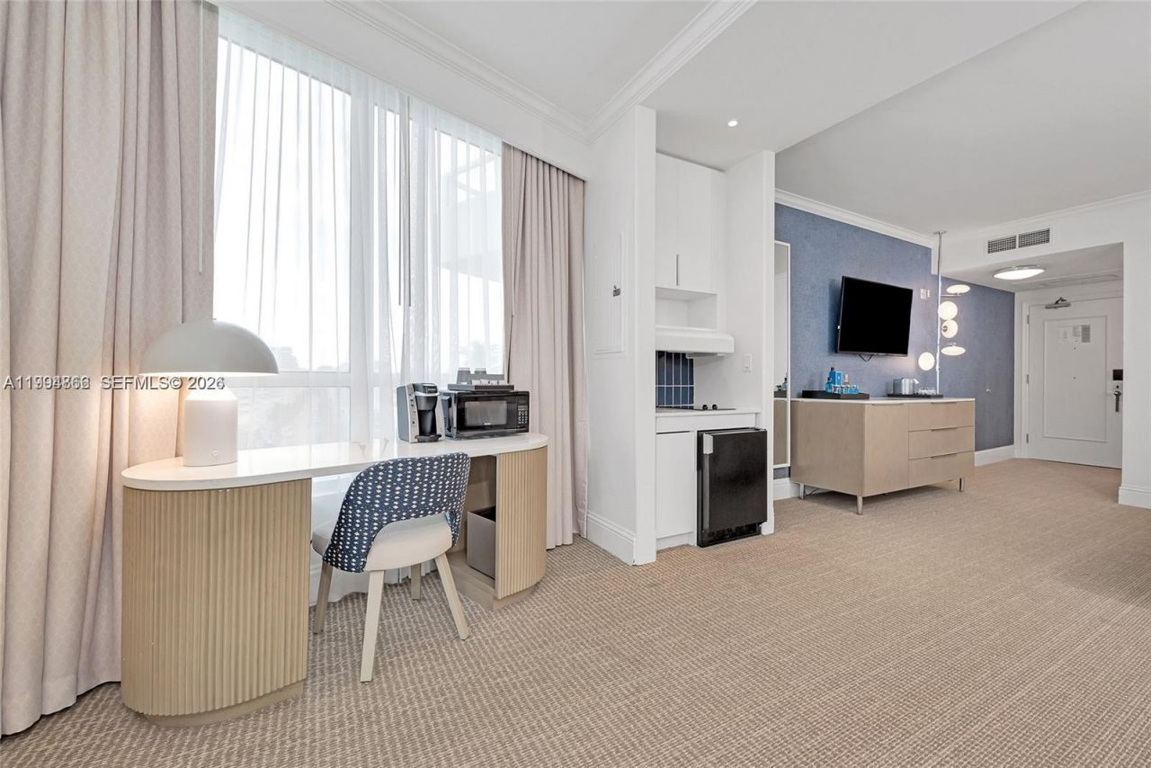 4401 Collins Ave , Unit 902, Miami Beach, FL 33140 Photo