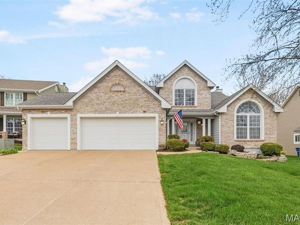 425 Roosevelt Woods Court, Fenton, MO 63026