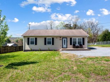 2050 Hawkins Mill Road, Lynchburg, VA 24502