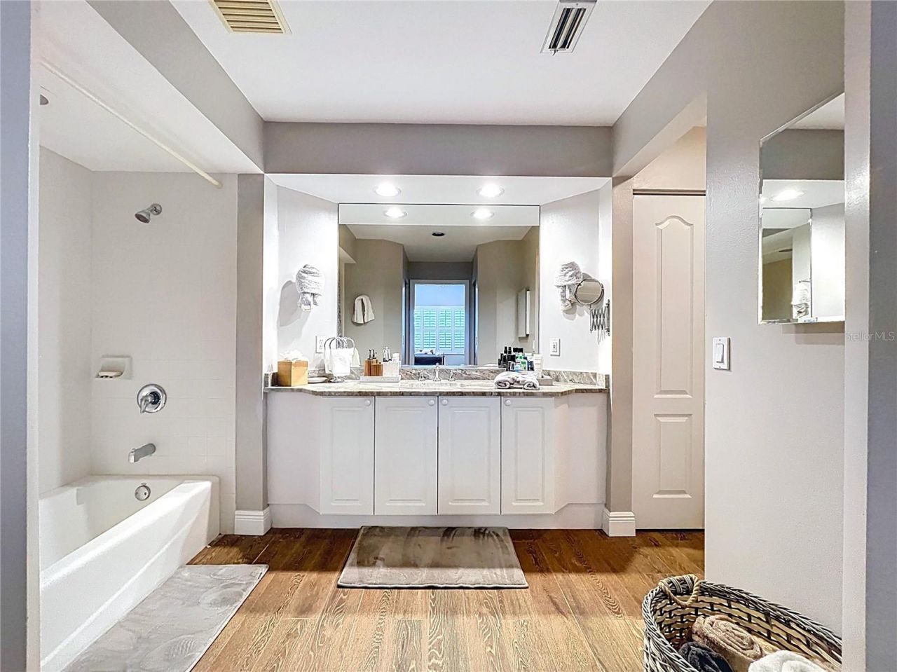 3803 54th Drive W, Unit 102, Bradenton, FL 34210 Photo