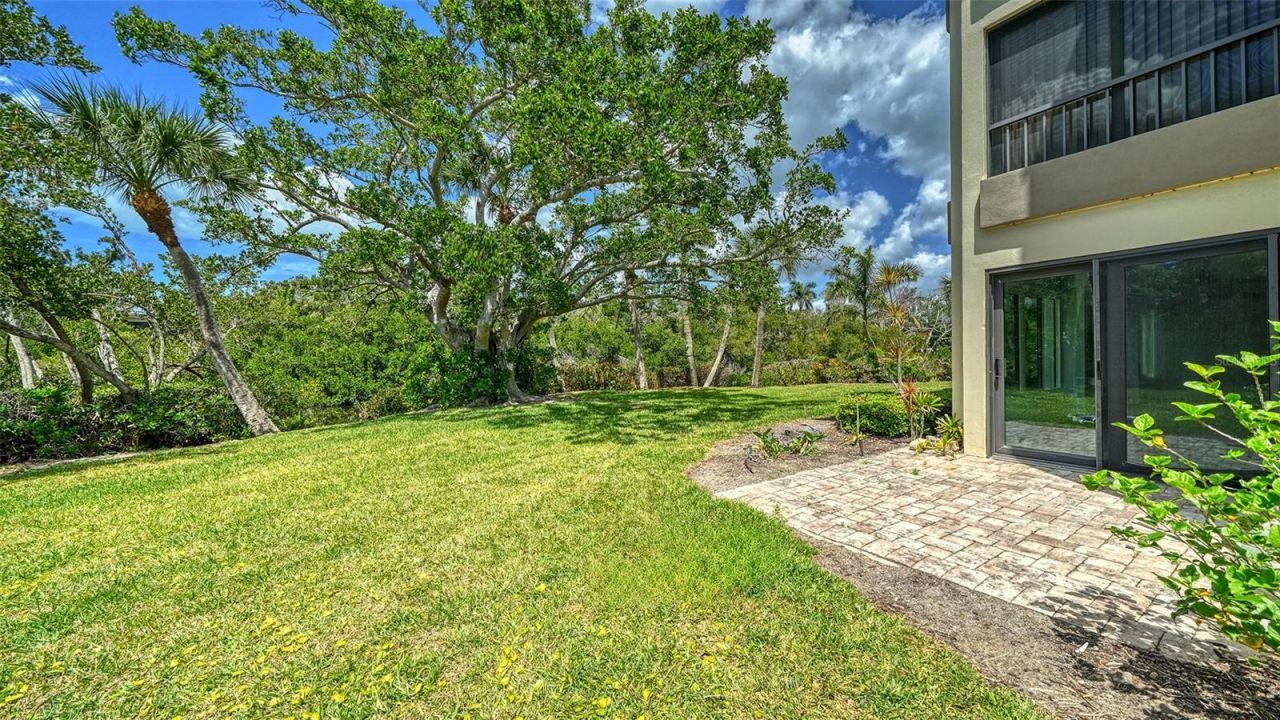 225 Hourglass Way, Unit 106, Sarasota, FL 34242 Photo