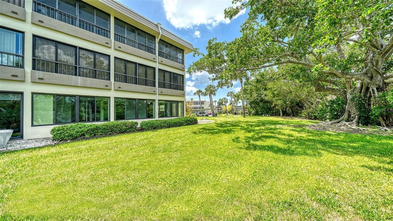 225 Hourglass Way, Unit 106, Sarasota, FL 34242 Photo