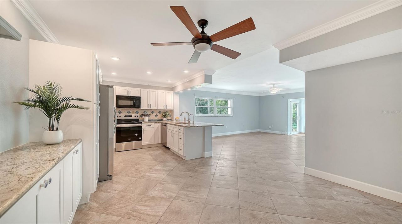 225 Hourglass Way, Unit 106, Sarasota, FL 34242 Photo