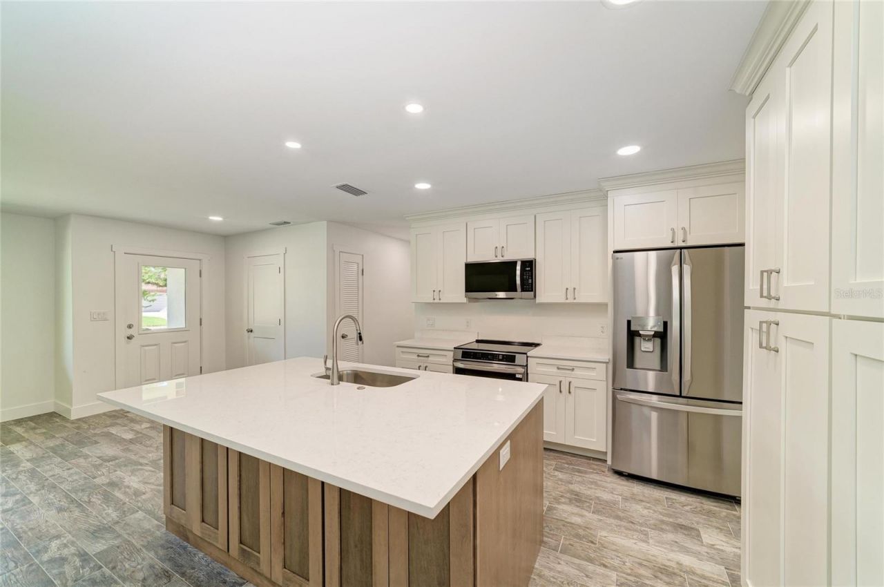 6105 7th Avenue Drive W, Bradenton, FL 34209 Photo