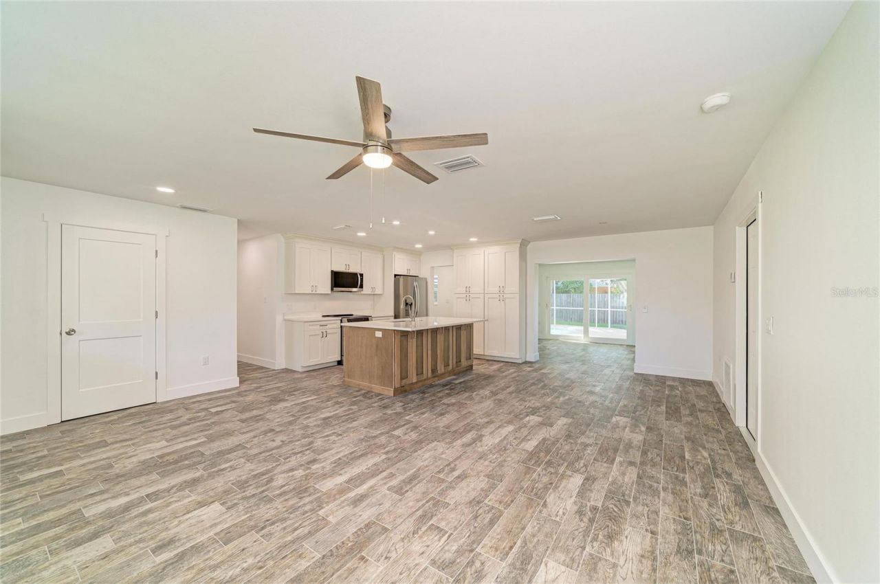 6105 7th Avenue Drive W, Bradenton, FL 34209 Photo