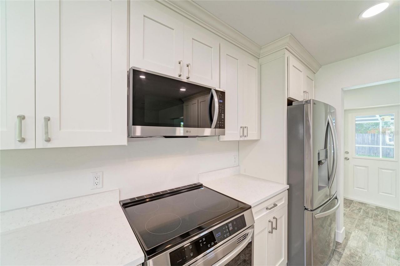 6105 7th Avenue Drive W, Bradenton, FL 34209 Photo